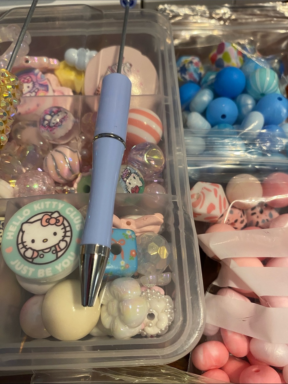 Bundle Bead mix  Hello Kitty color Theme with Strawberry Shortcake Free Pens - Picture 5 of 16
